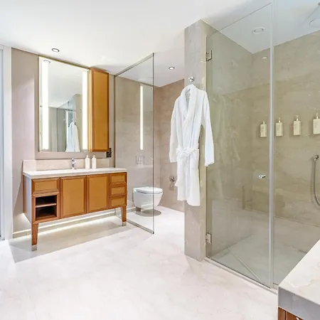 Luxury 5-star Seafront Apartment