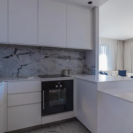 Apartament 1-Bedroom Seafront Flat With Hotel Amenities *