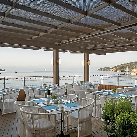 Luxury 5-star Seafront Apartamento